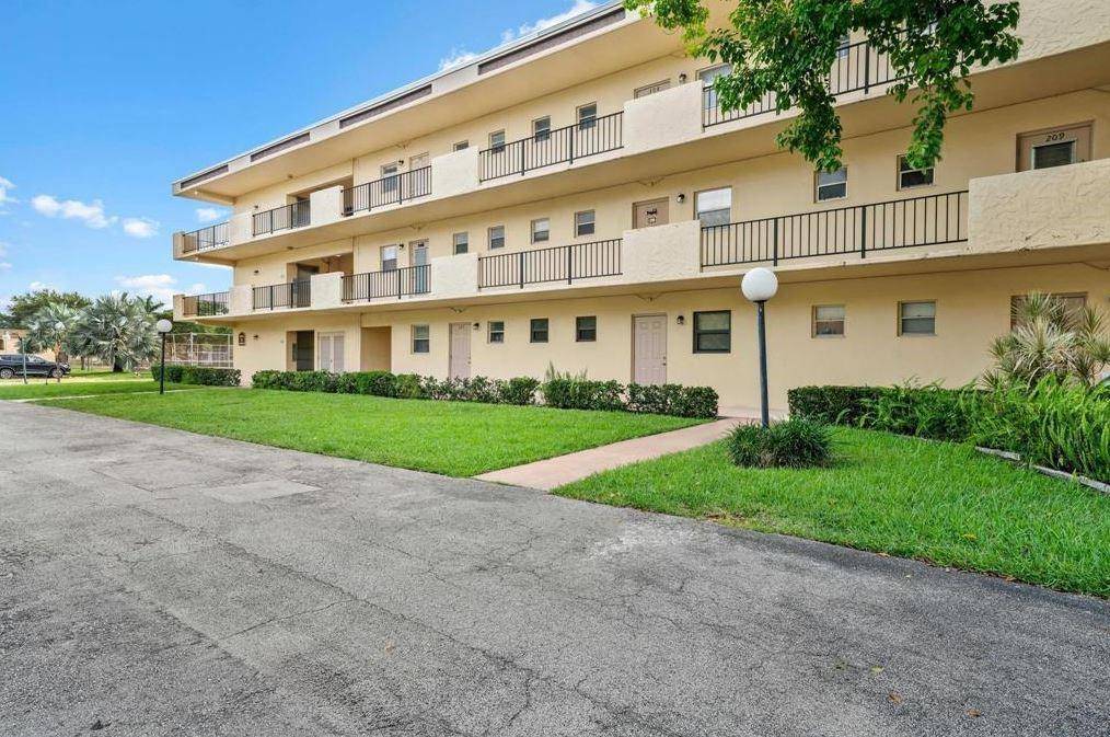 Hollywood, FL 33024,201 Berkley Rd #108