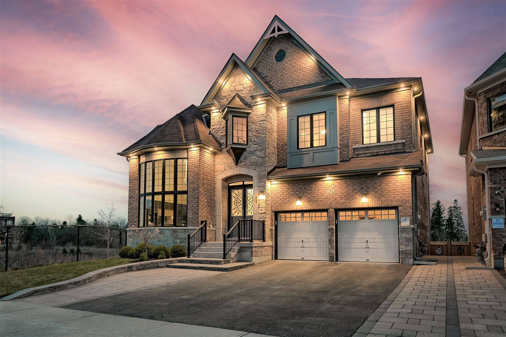 255 Baker Hill BLVD, Whitchurch-stouffville, ON L4A 4P8