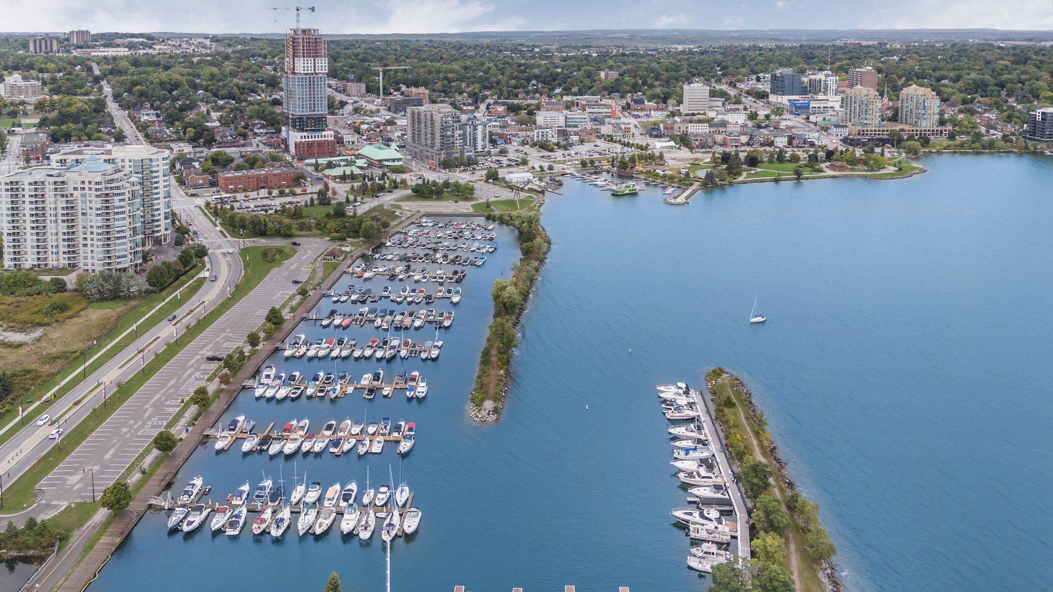 Barrie, ON L4N 9R2,2 Toronto ST #401