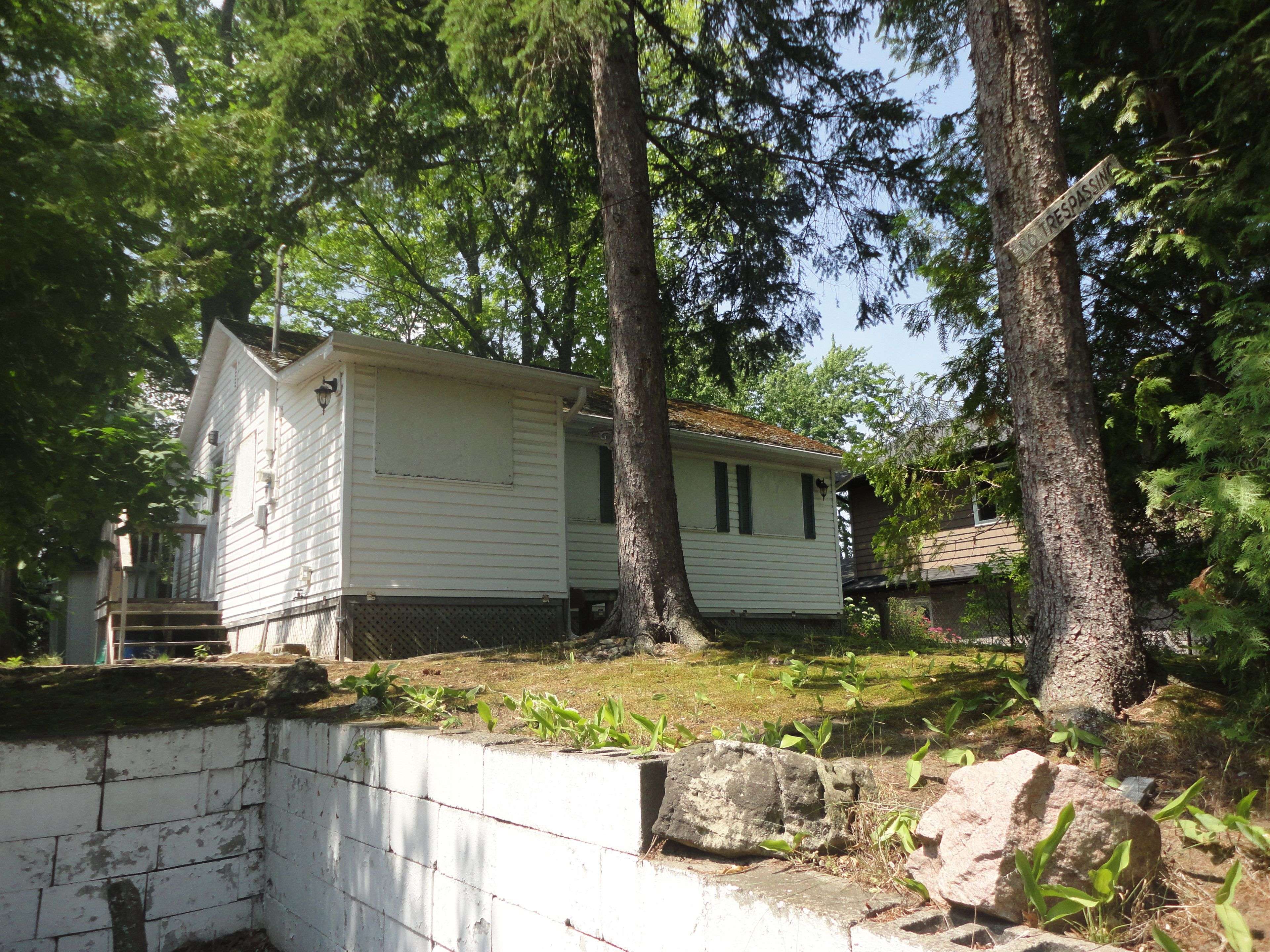 114 32nd ST S, Wasaga Beach, ON L9Z 2S4