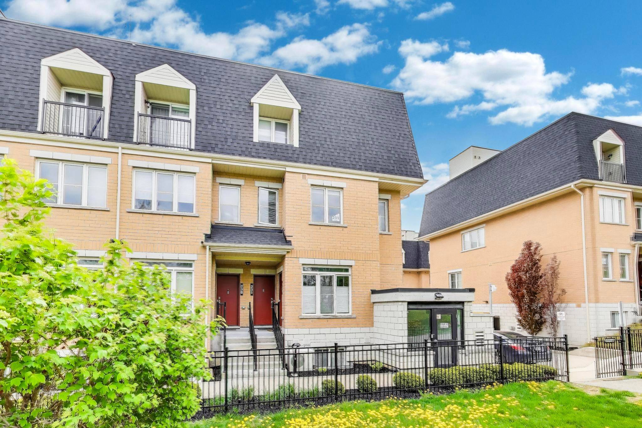 380 Hopewell AVE #231, Toronto W04, ON M6E 2S2