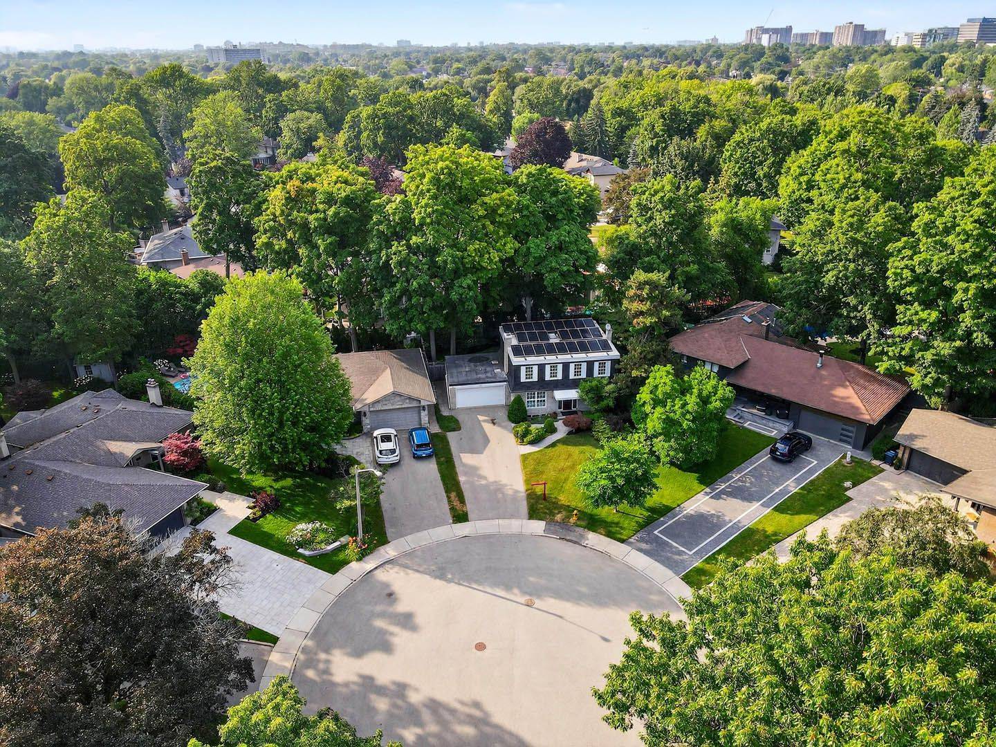 Toronto W08, ON M9C 2G3,14 Cosway CT