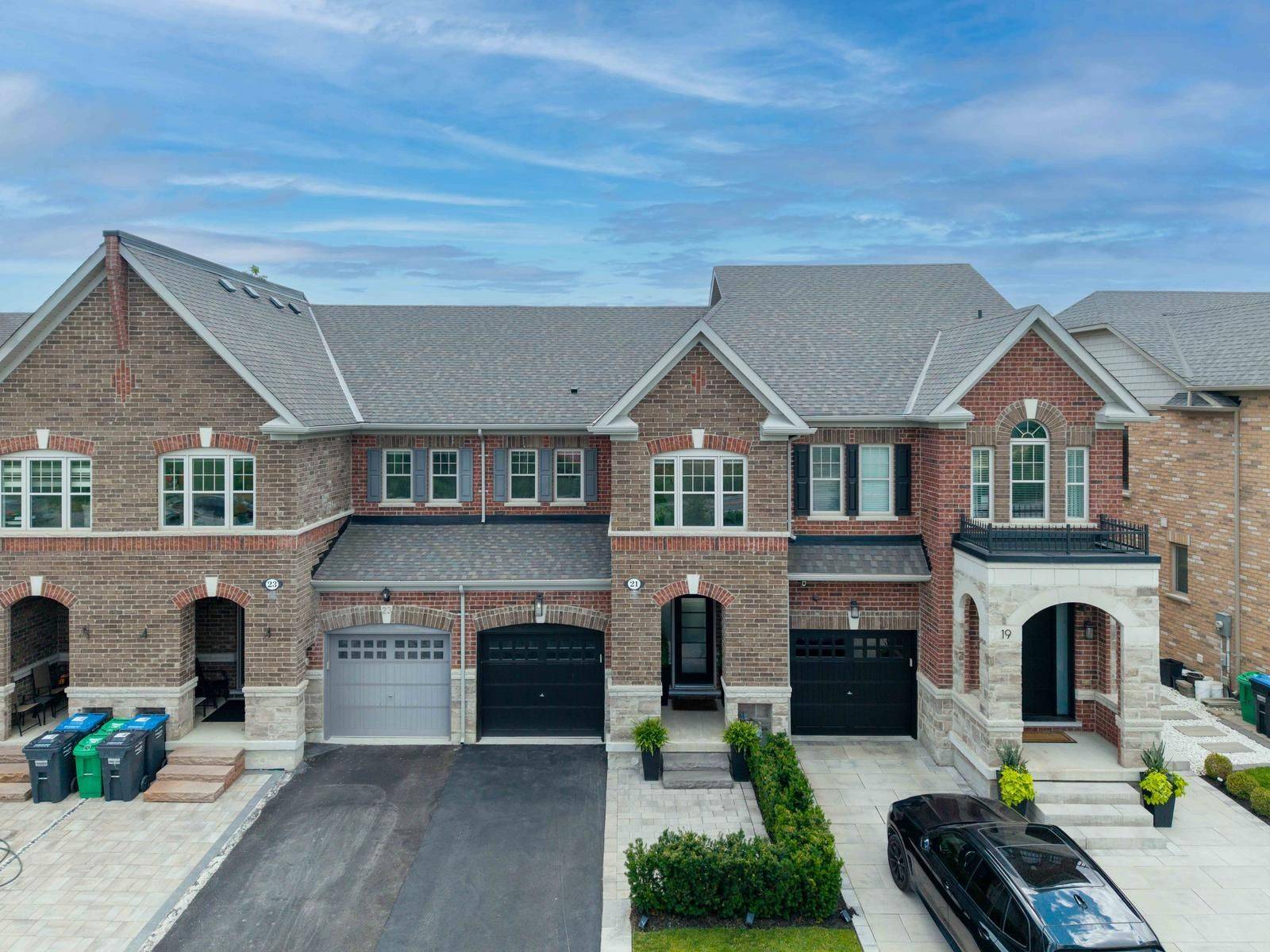 Caledon, ON L7E 4K6,21 True Blue CRES