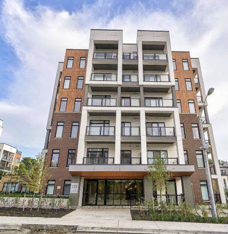 135 Canon Jackson DR #310, Toronto W04, ON M6M 0C3