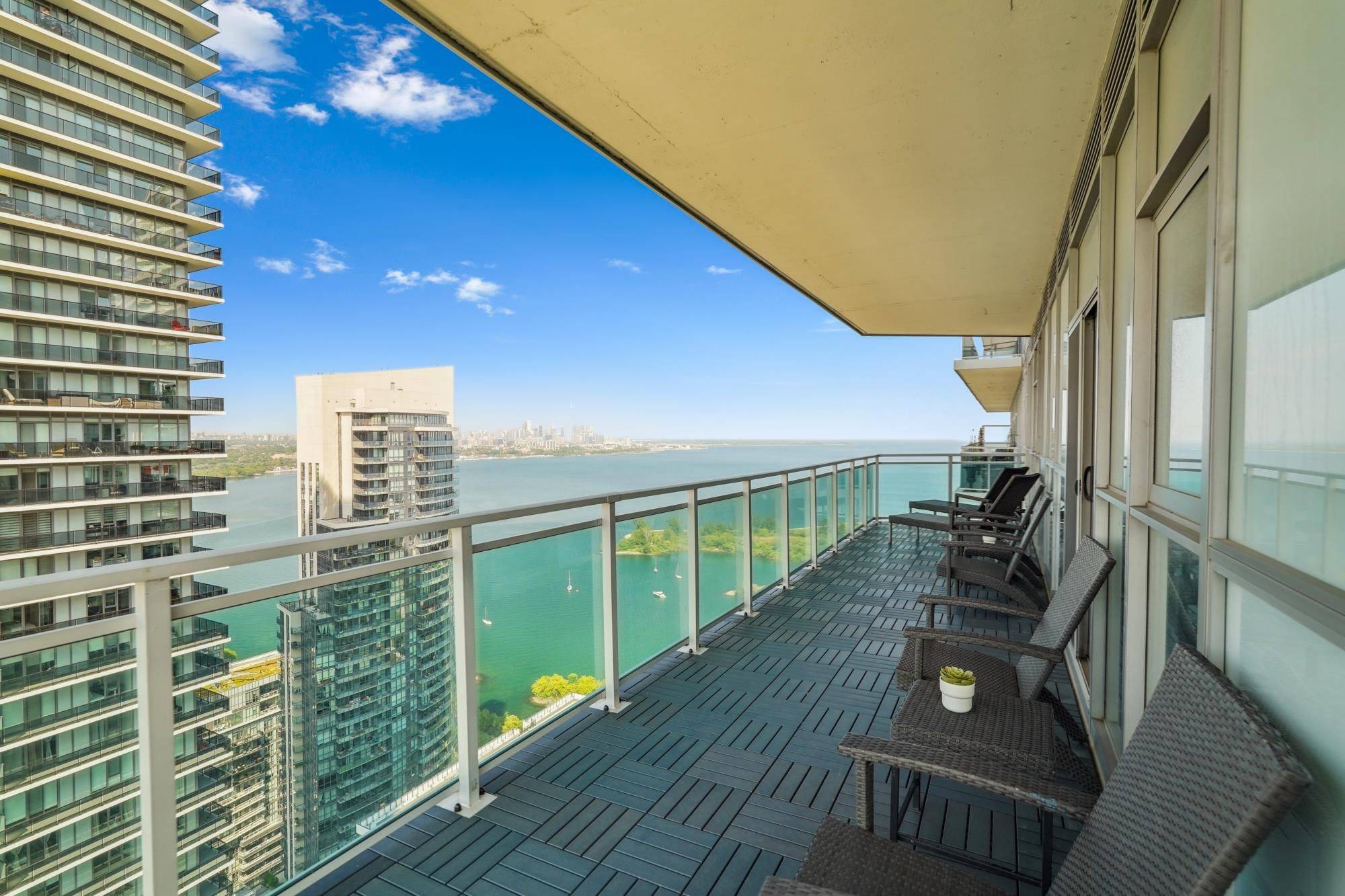 33 Shore Breeze DR #3704, Toronto W06, ON M8V 0G1