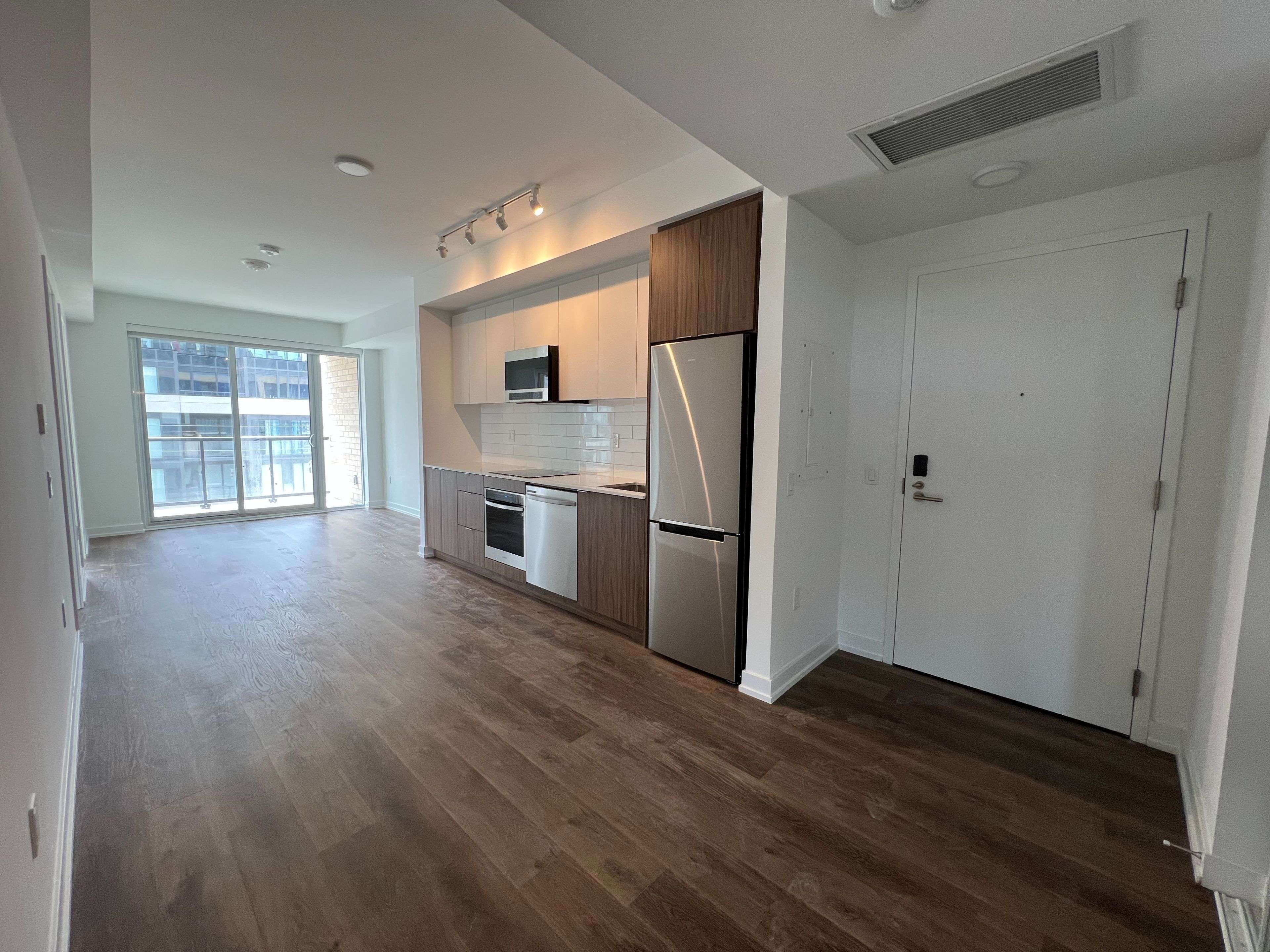 Toronto W07, ON M8Z 1P2,880 The Queensway N/A #502