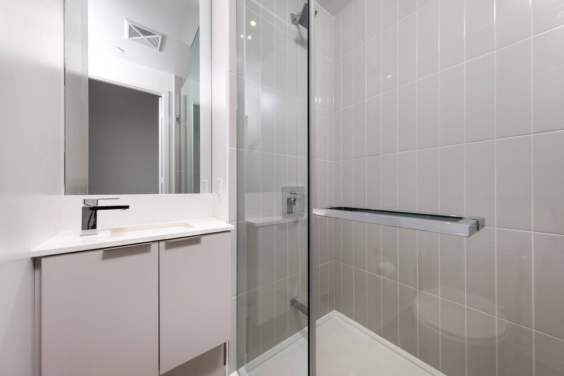 Mississauga, ON L5B 0M3,3900 Confederation Pkwy #2807