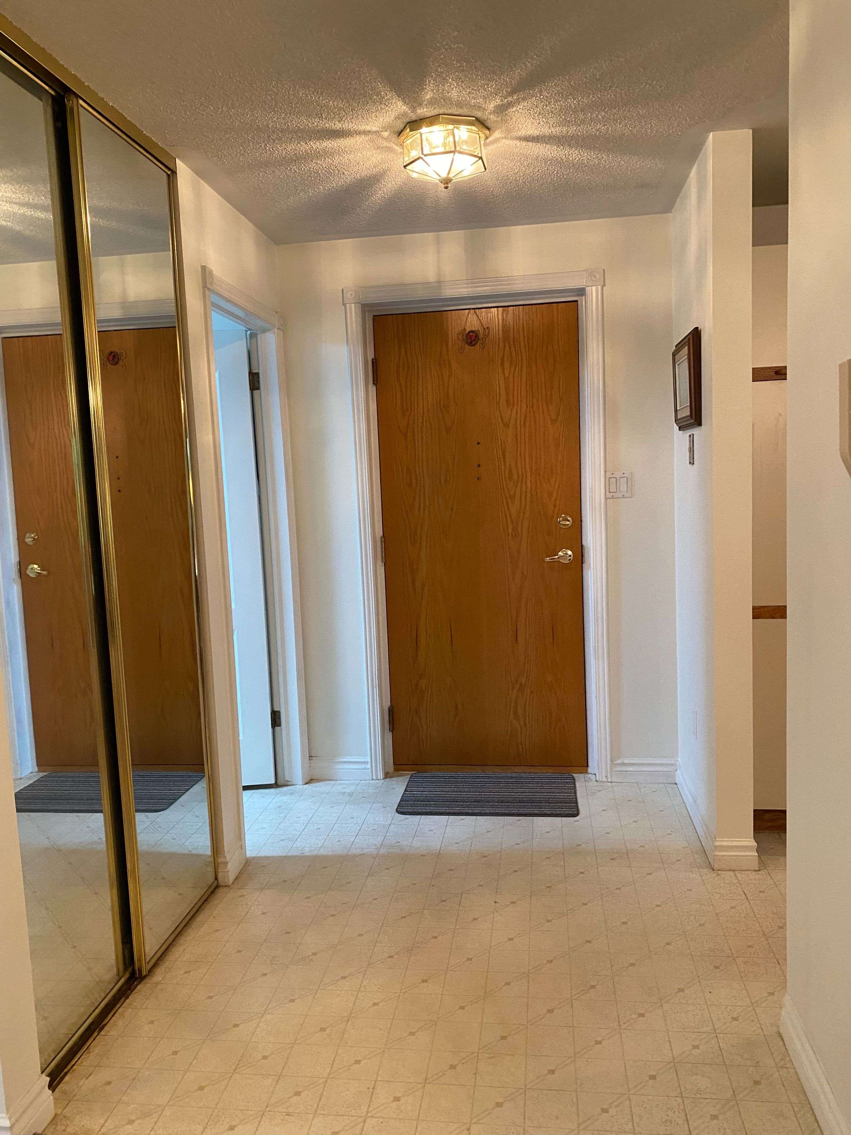 Peterborough East, ON K9H 7K3,695 Whitaker ST #4
