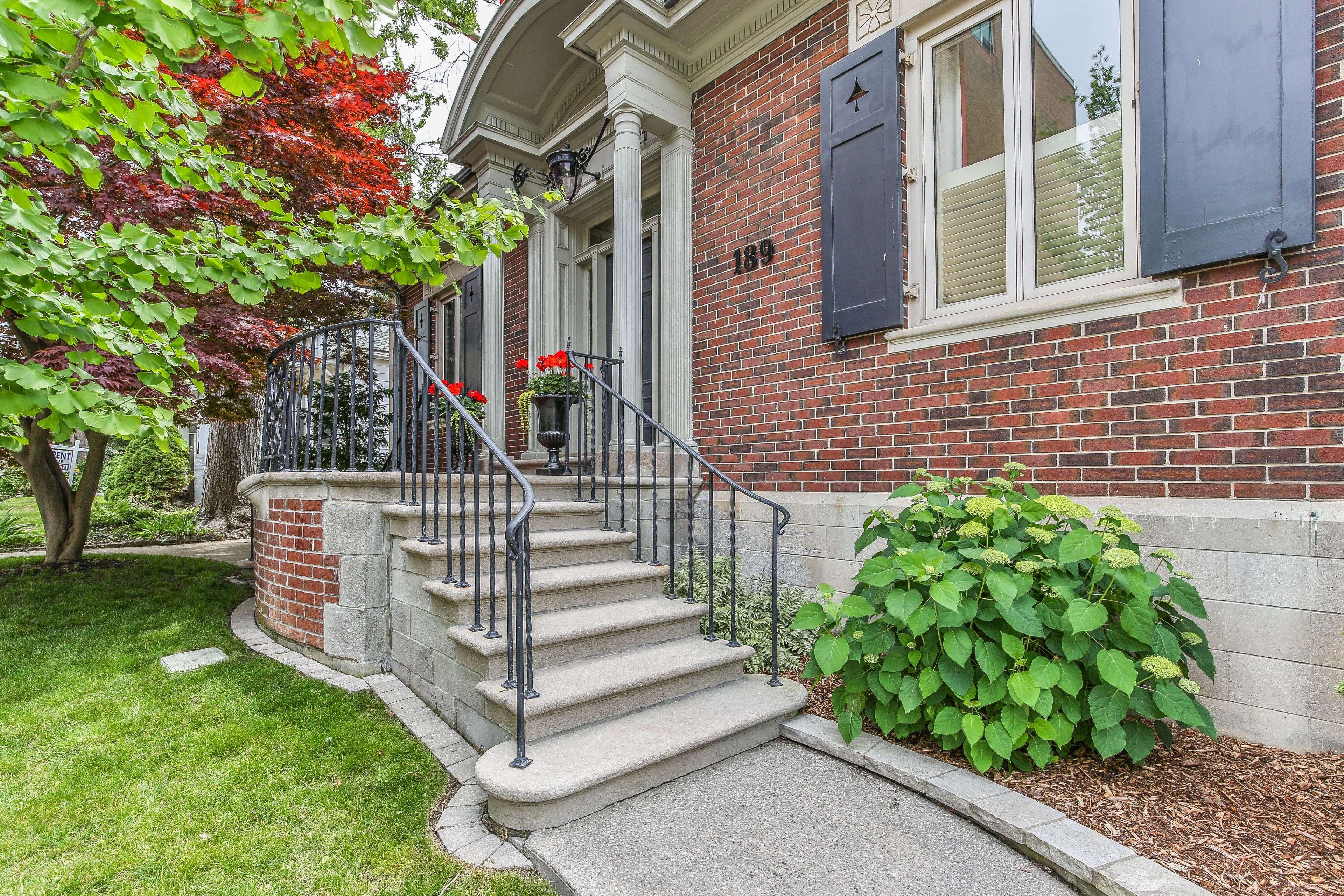 London East, ON N6A 1X9,189 College AVE