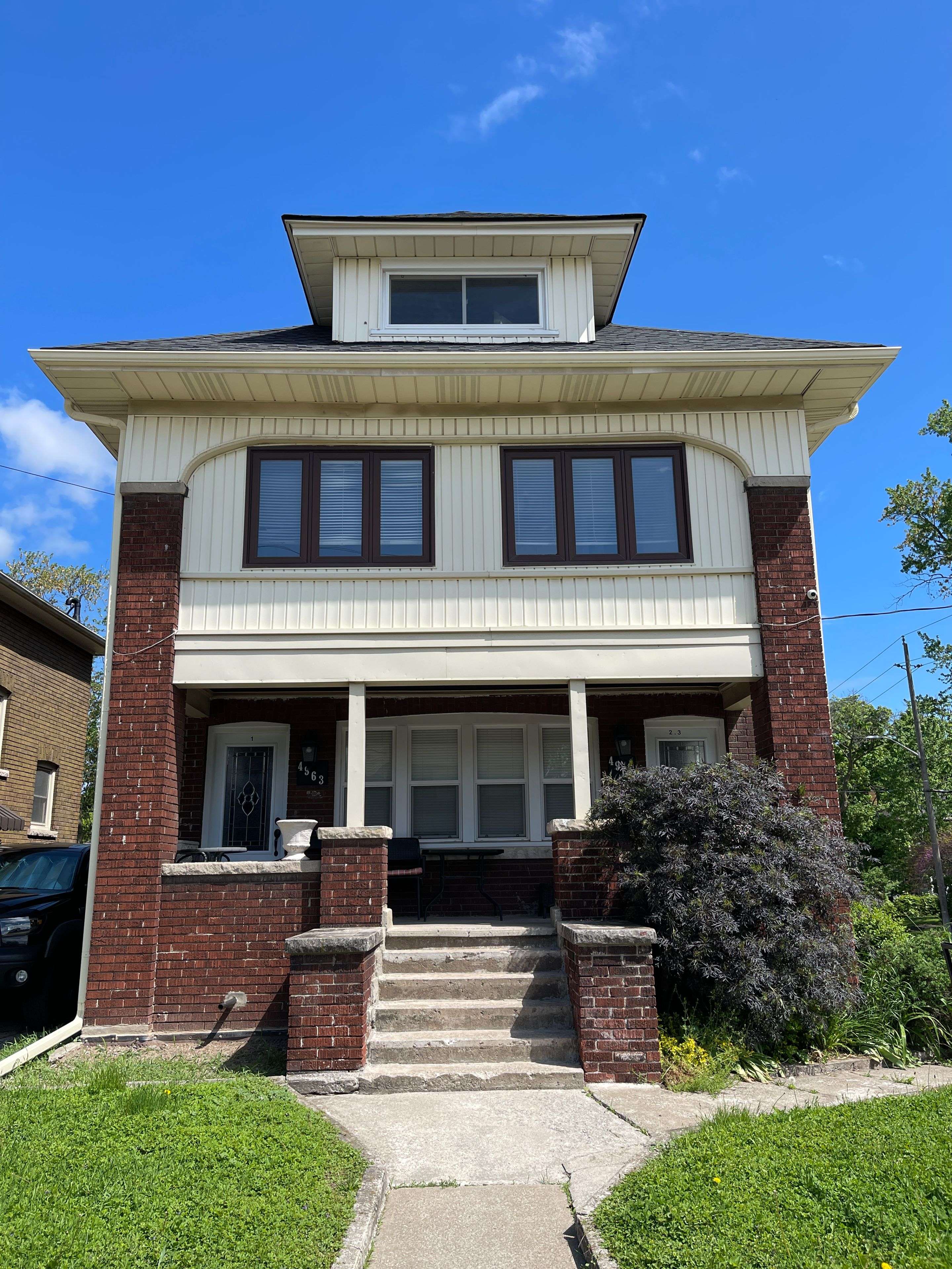 4961-4963 Armoury ST, Niagara Falls, ON L2E 1T3