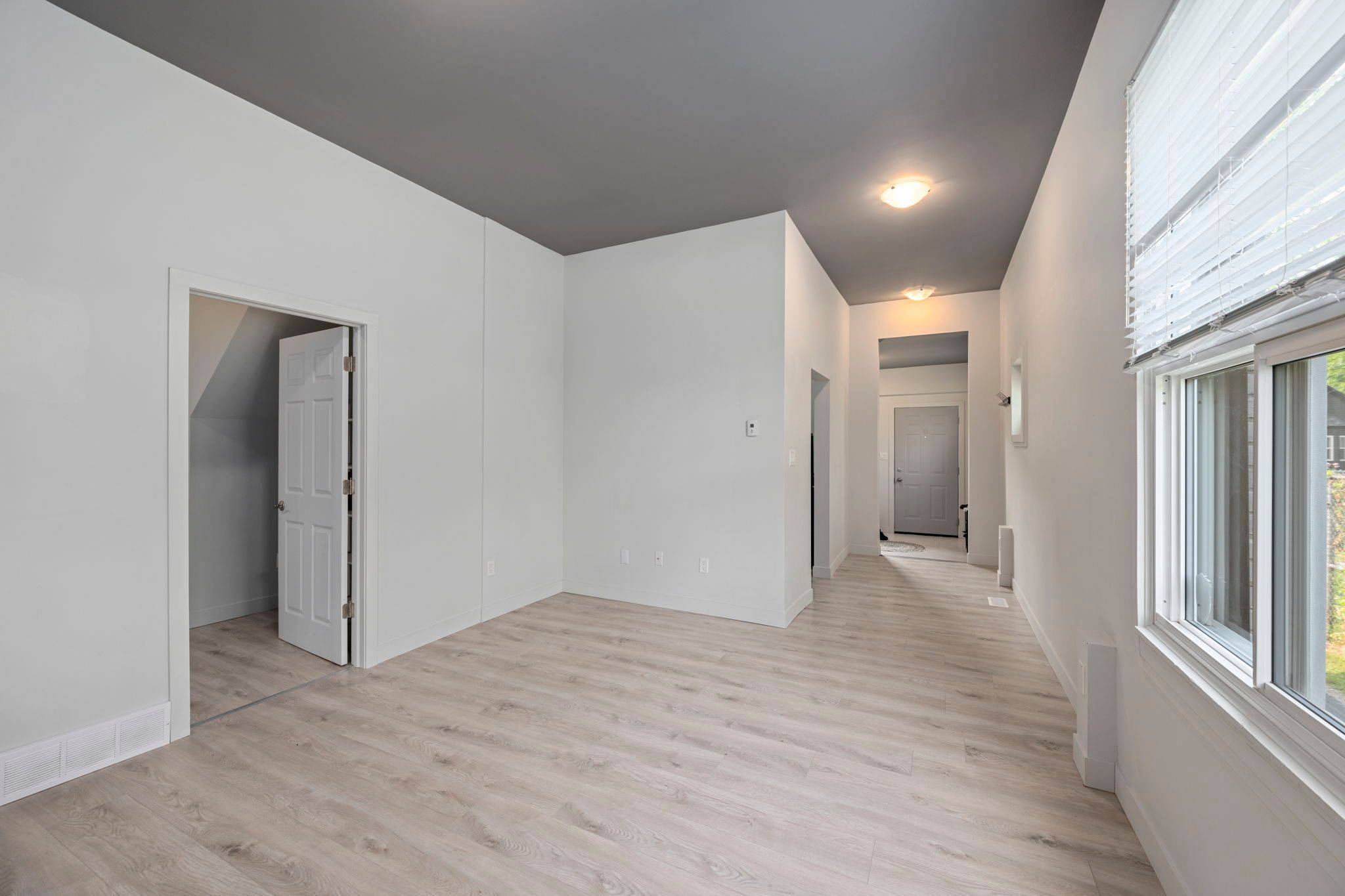 London East, ON N6B 1C2,452 South ST