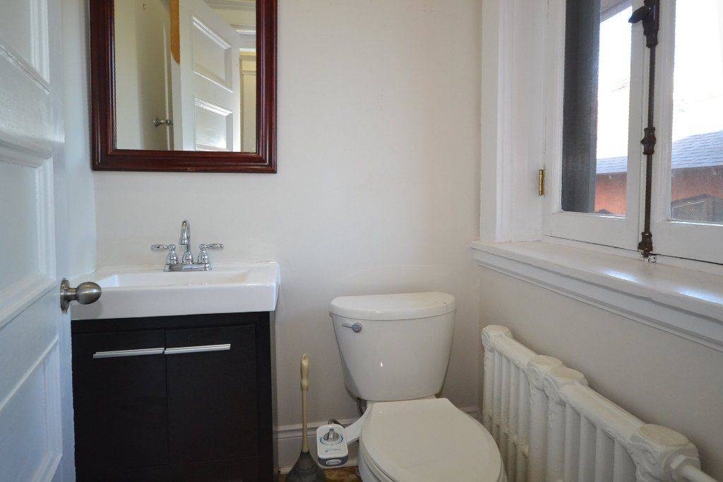 Lower Town - Sandy Hill, ON K1N 8E6,17 Marlborough AVE E #103
