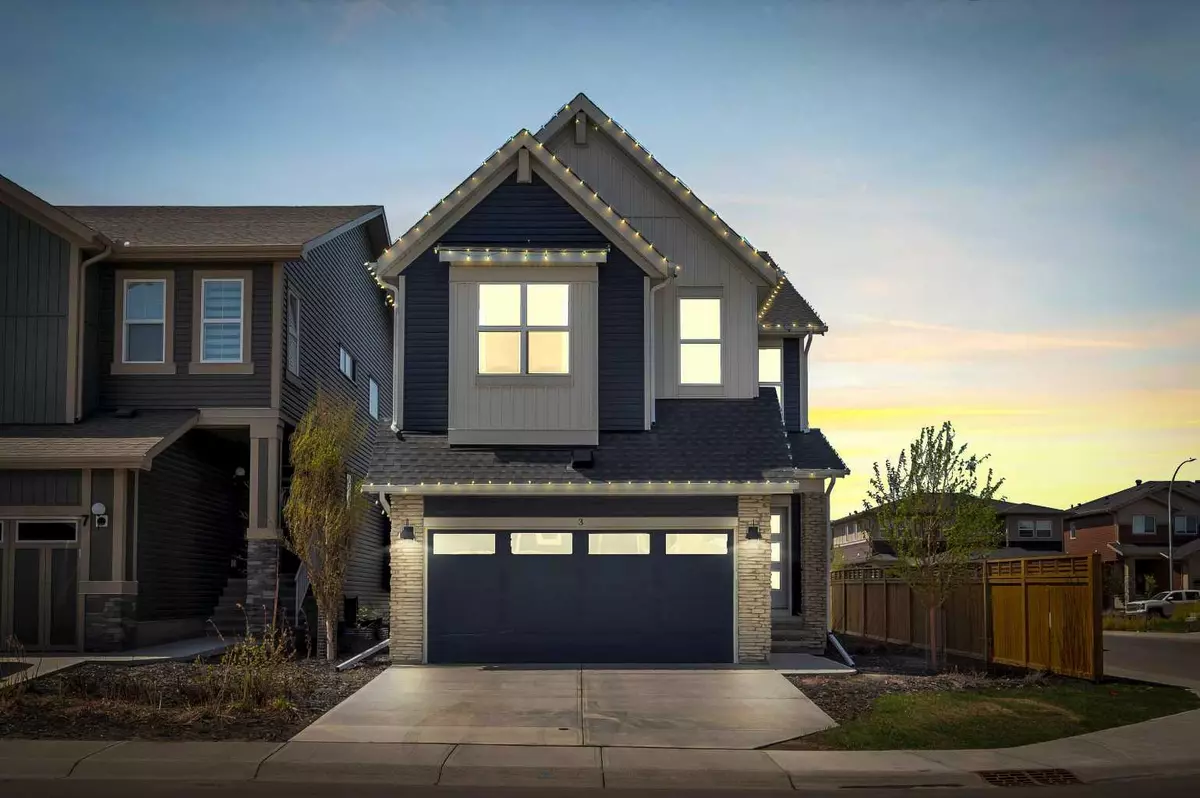Airdrie, AB T4B 5H1,3 Midgrove DR SW