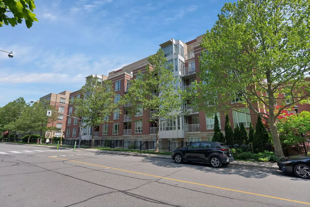 Toronto C04, ON M4R 2H9,455 Rosewell AVE #204
