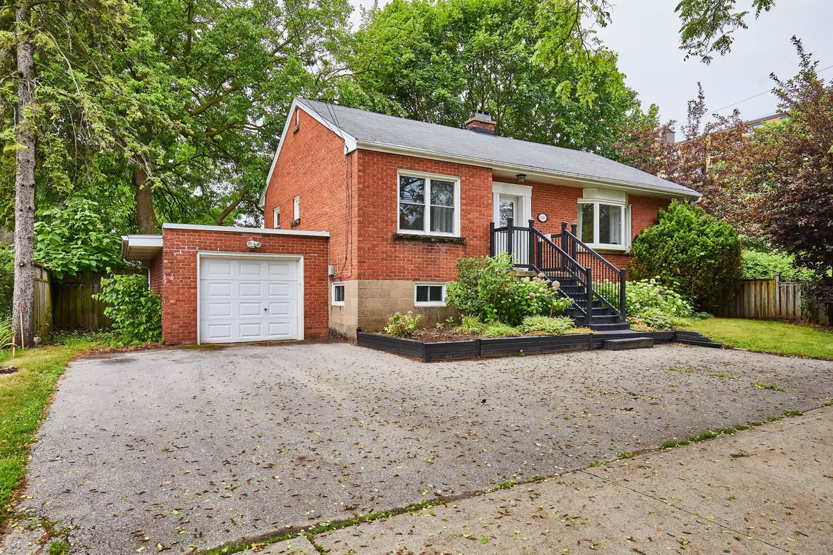 Burlington, ON L7R 3M4,610 Guelph Line