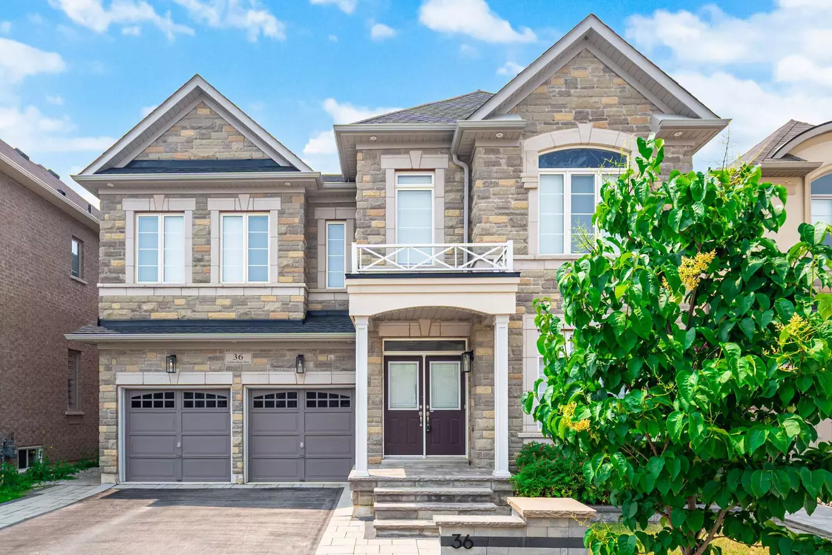 Hamilton, ON L8B 1W8,36 Golden Hawk DR