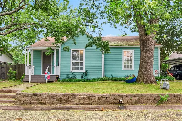 1316 Elm Street, Bonham, TX 75418