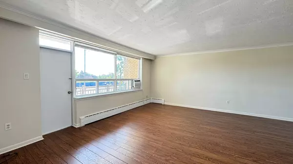Toronto C06, ON M3H 5K3,242 Wilmington AVE #2