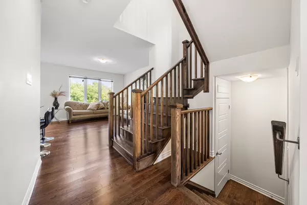 Whitby, ON L1P 0L8,100 BARKERVILLE DR