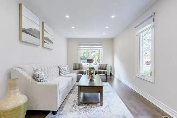 Richmond Hill, ON L4C 9R3,60 Steepleview CRES