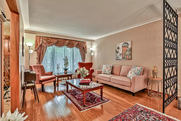 Richmond Hill, ON L4C 3T8,40 Weldrick RD W