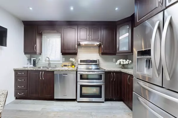 Markham, ON L3T 5X2,168 Cottonwood CT