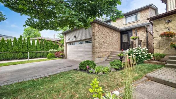 Oakville, ON L6H 3G6,1418 Jefferson CRES