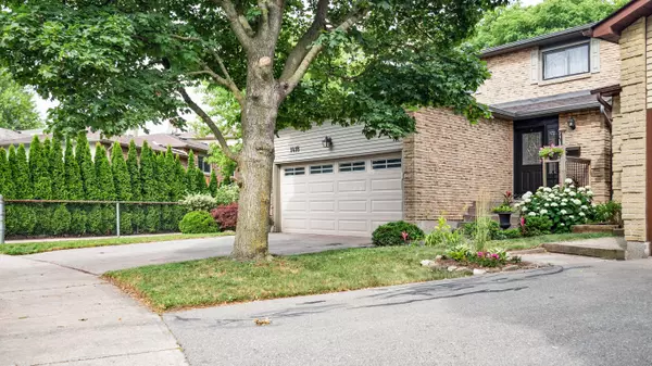 Oakville, ON L6H 3G6,1418 Jefferson CRES