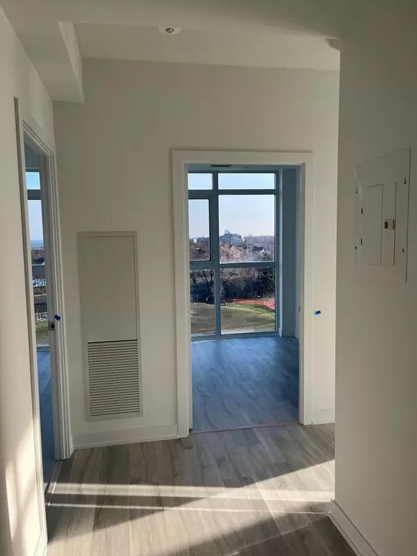 Toronto W06, ON M8Y 0C7,251 Manitoba ST #616