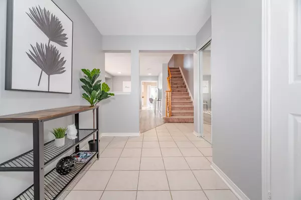Milton, ON L9T 6B9,228 HAMPSHIRE WAY