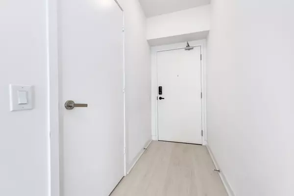 Mississauga, ON L5B 0M3,3900 Confederation Pkwy #2807