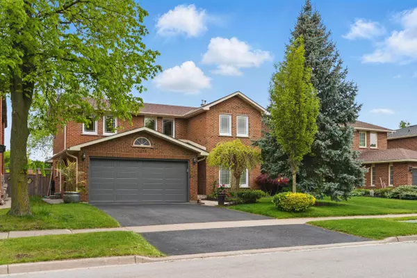 1076 Roxborough DR, Oakville, ON L6M 1E3
