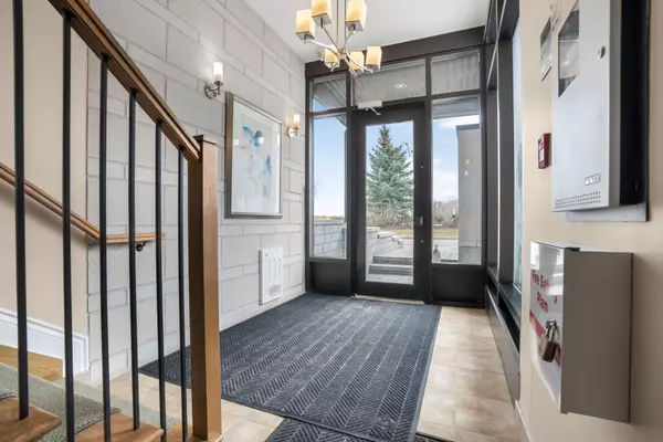 Kanata, ON K2T 0J2,140 Guelph Private #201