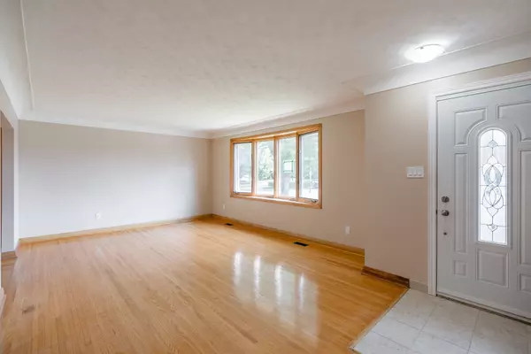 Hamilton, ON L8T 2R9,967 Mohawk RD E #1