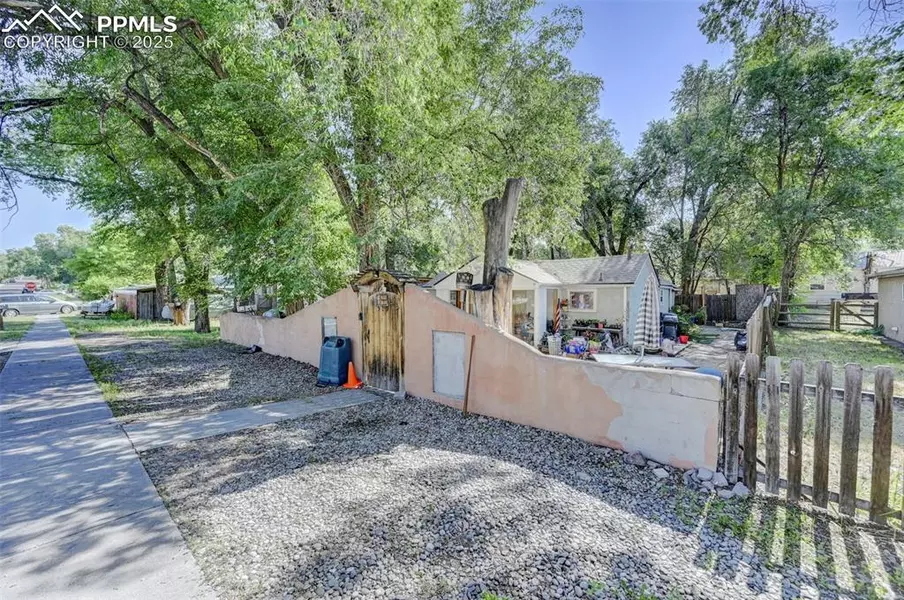 519 Prairie RD, Colorado Springs, CO 80909