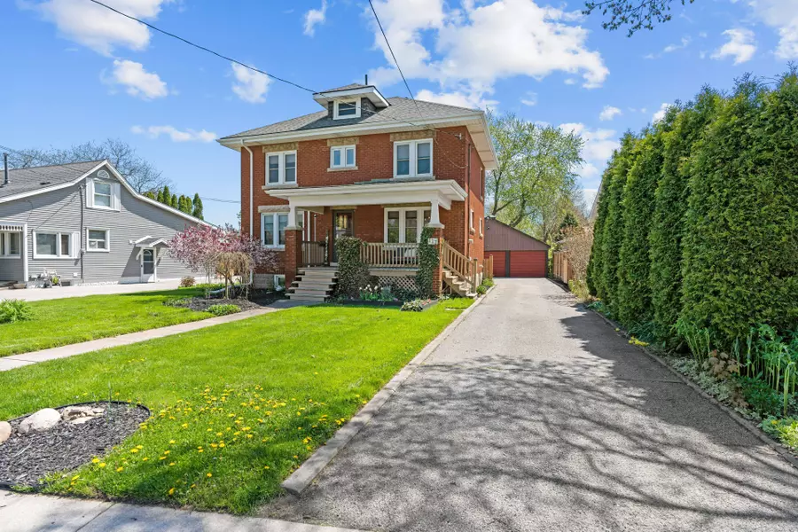 122 Lake Avenue DR, Hamilton, ON L8G 3N4