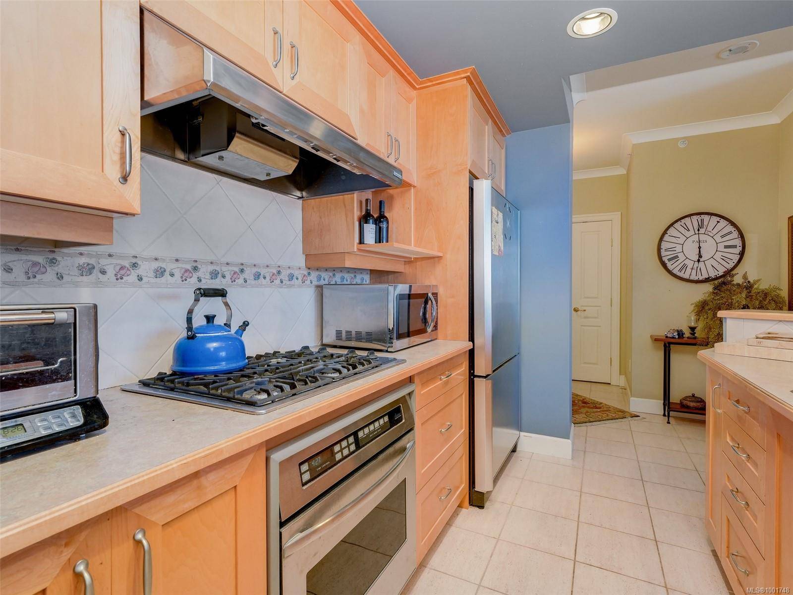 Victoria, BC V8V 4Z9,21 Dallas Rd #514
