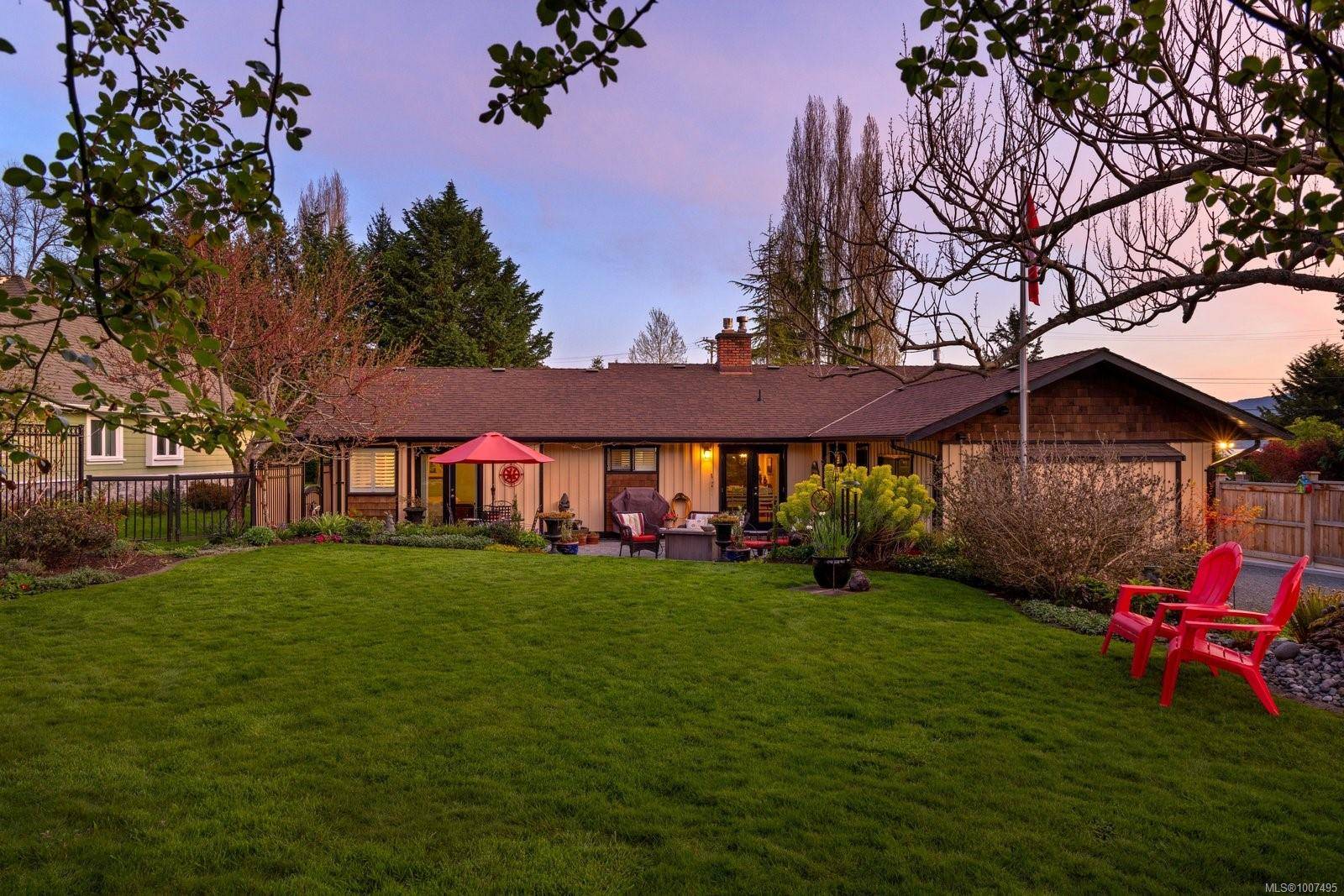 North Saanich, BC V8L 5P1,10807 Madrona Dr