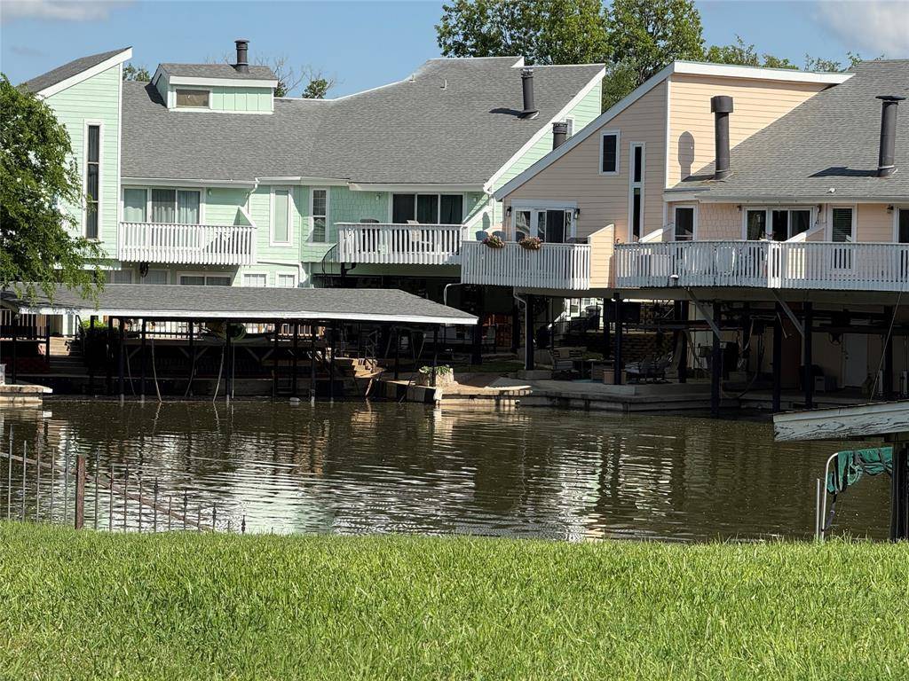 676 Harbor Drive, Azle, TX 76020
