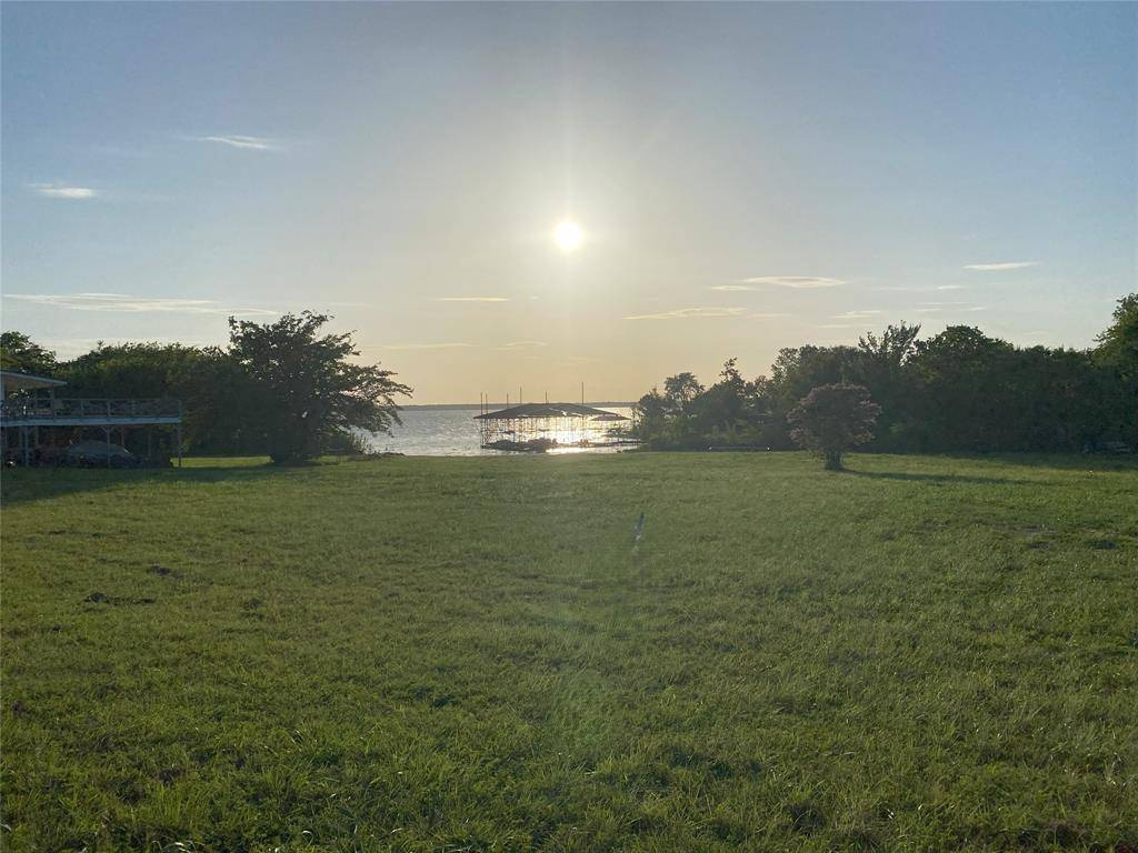 3892 Thunder Point Drive, Lone Oak, TX 75453