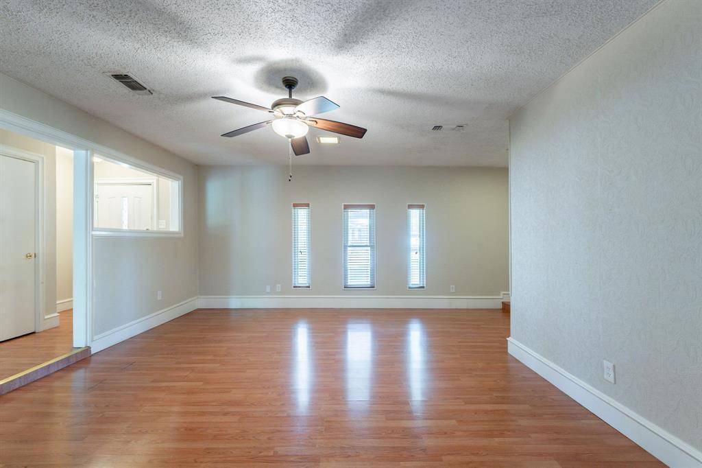 Benbrook, TX 76126,1011 John Reagan Street