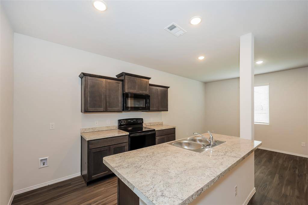 Ennis, TX 75119,1316 Jonah Lane