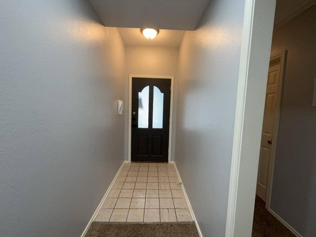 818 Summit Drive, Desoto, TX 75115