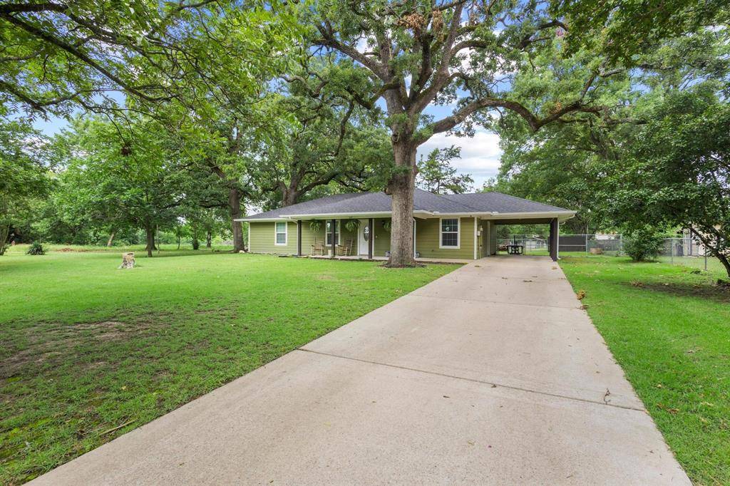 Bonham, TX 75418,107 S Main Street