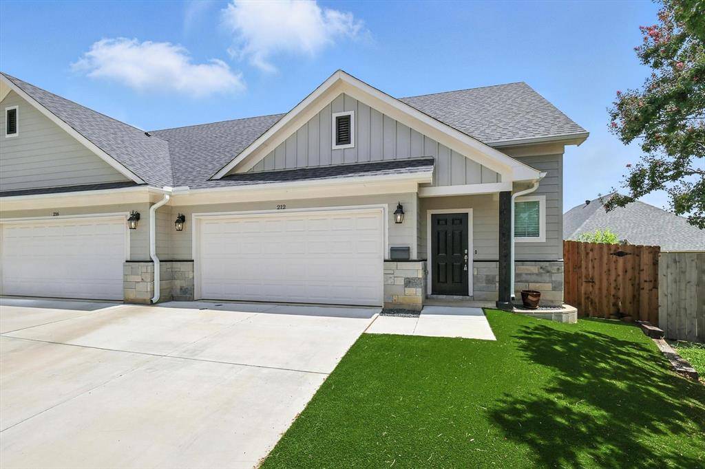 212 Wayside Court, Bedford, TX 76021