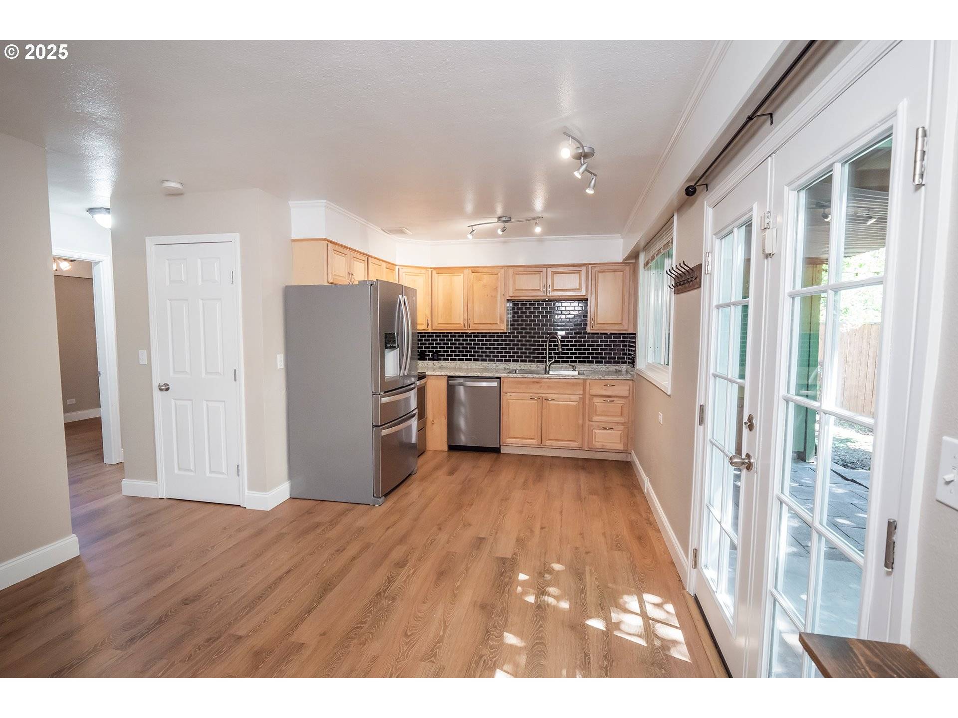 Eugene, OR 97402,2031 W 14TH PL