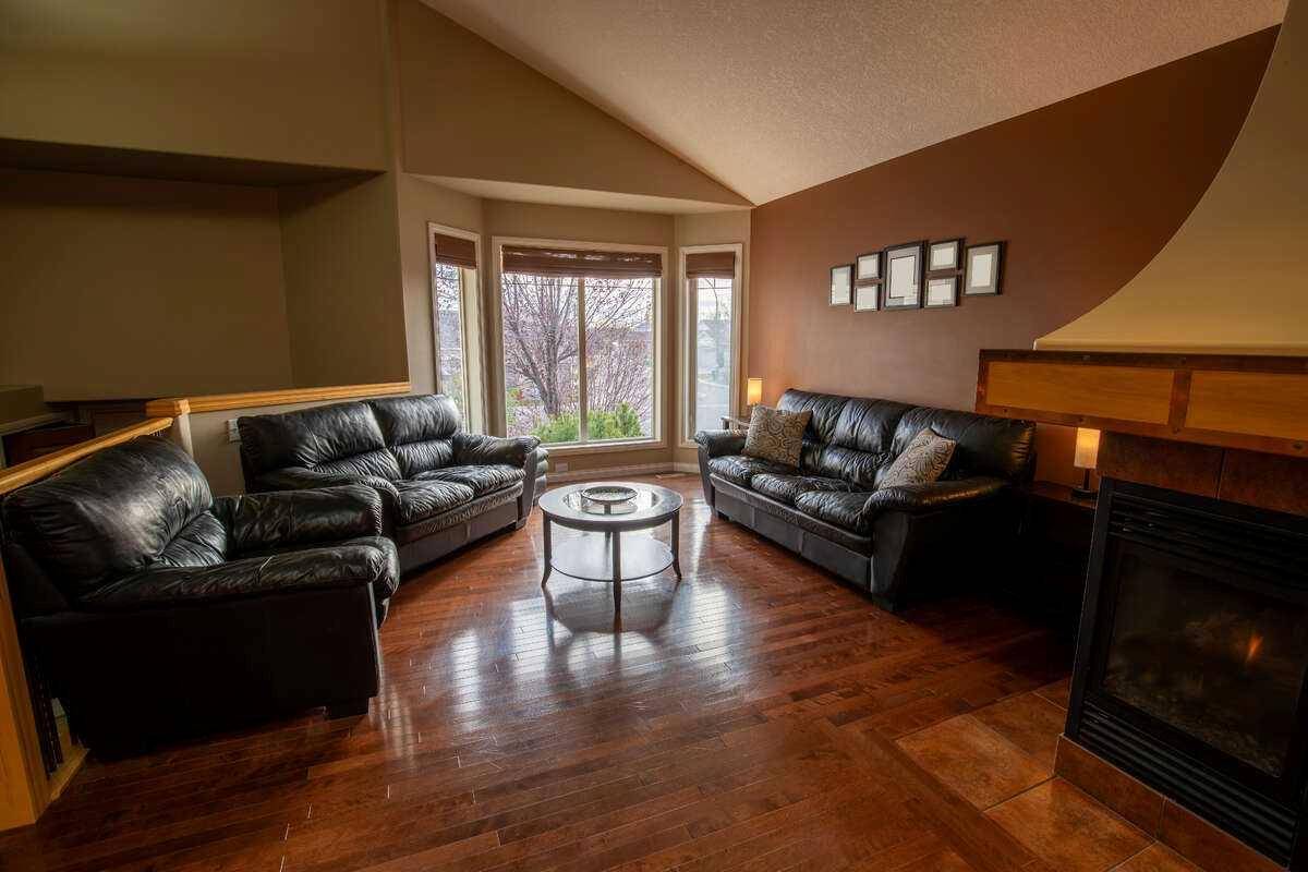 Lethbridge, AB T1K 8C8,139 Fairmont RD South