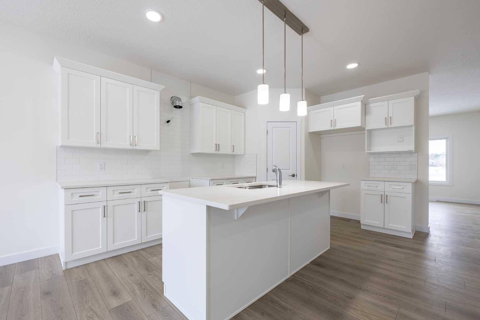 Chestermere, AB T1X 1H0,537 Clearwater Heath