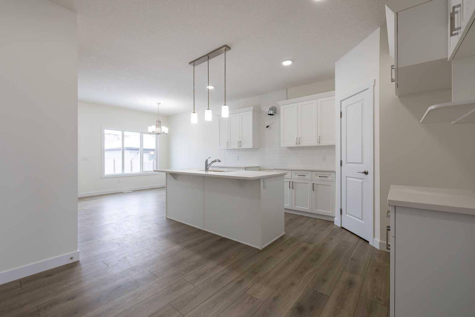 Chestermere, AB T1X 1H0,537 Clearwater Heath