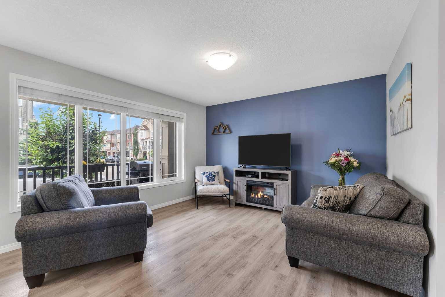 Airdrie, AB T4B 5E5,215 Windford CRES SW